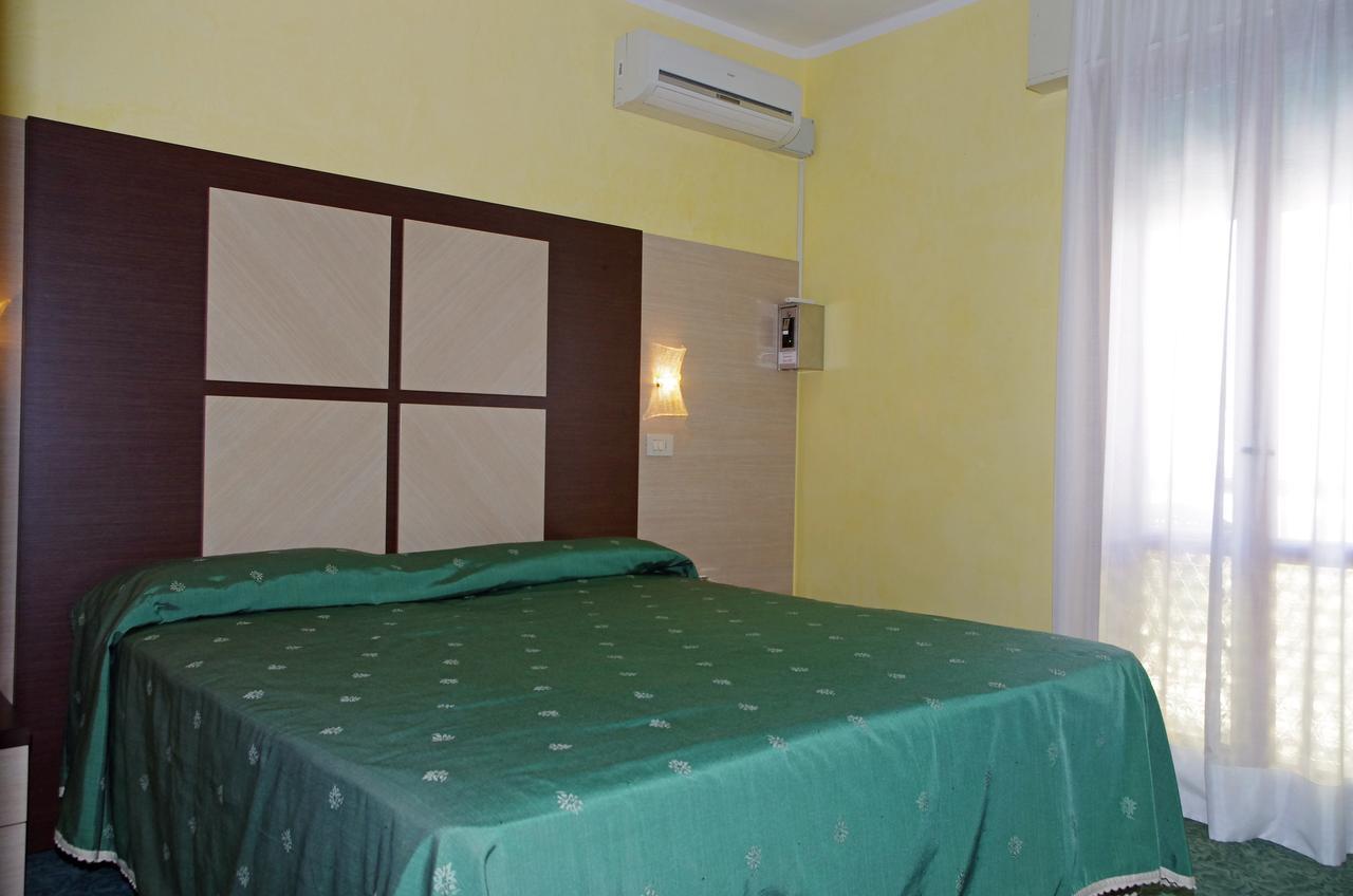 Hotel Gardenia Caorle Exterior foto